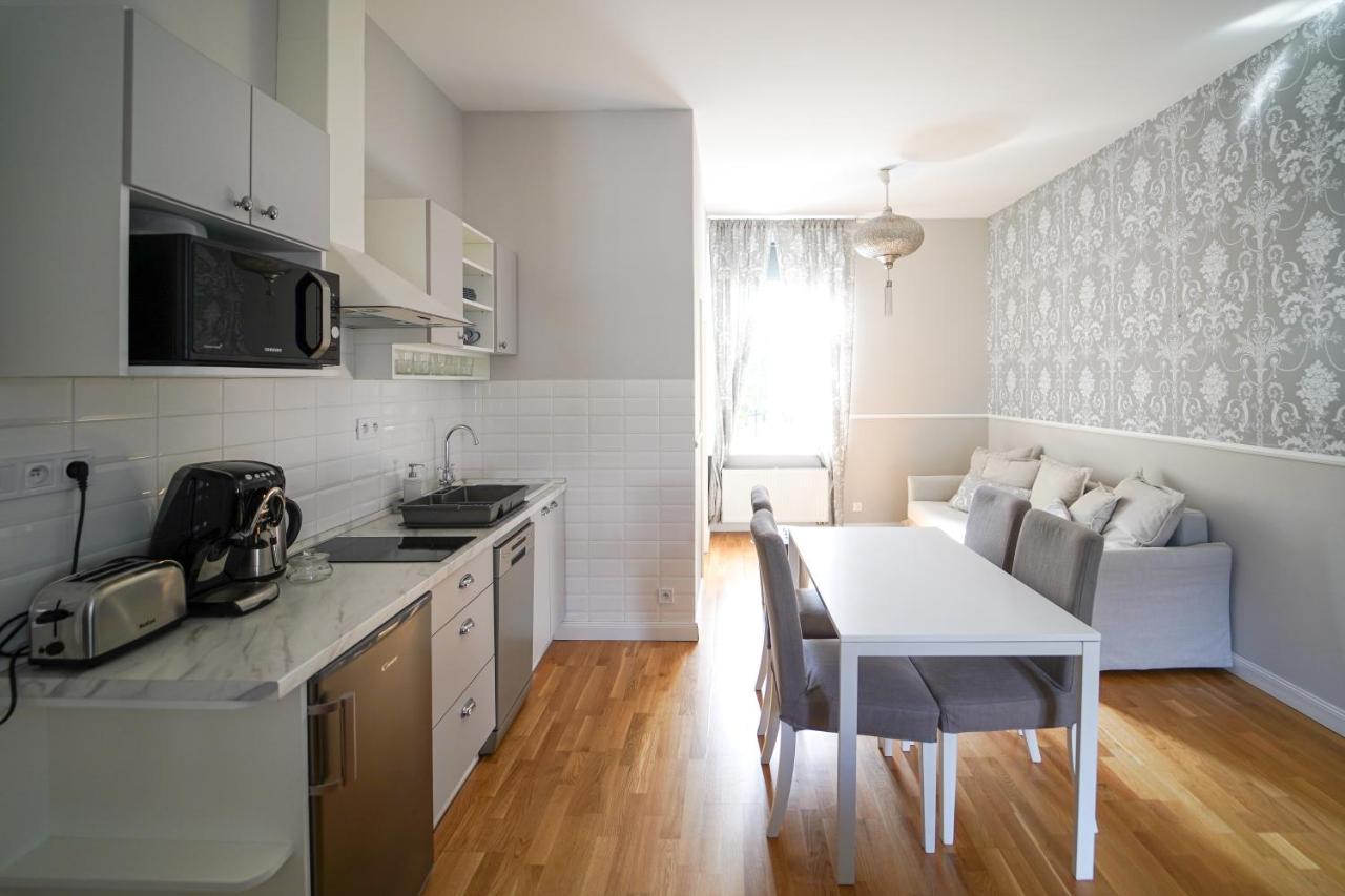 Spa Apartments Theresia Dubi  Экстерьер фото