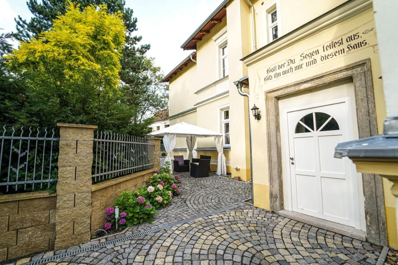 Spa Apartments Theresia Dubi  Экстерьер фото