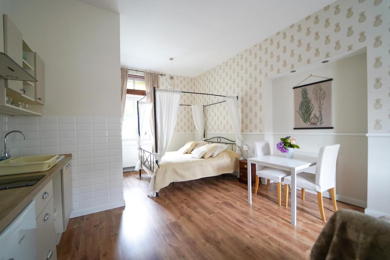 Spa Apartments Theresia Dubi  Экстерьер фото